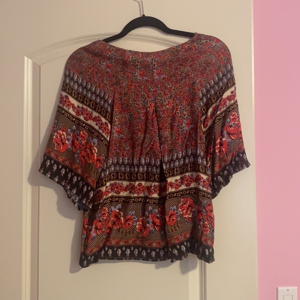 Floral blouse new without tags - Picture 3 of 3